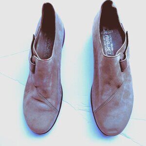 Mephisto Viviana Beige Suede Flats, Velcro Adjustible Closure